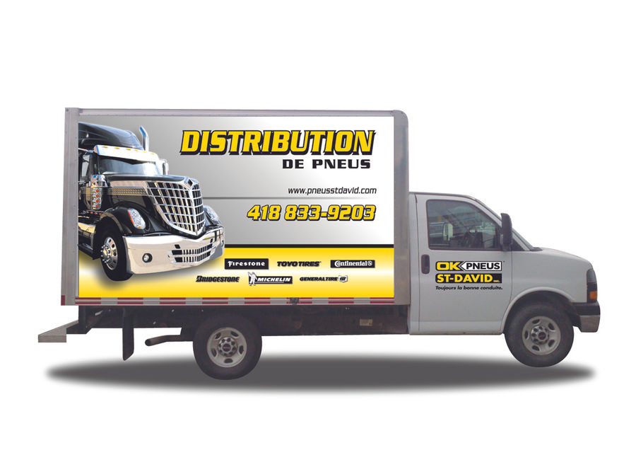 Lettrage complet d’un camion de distribution